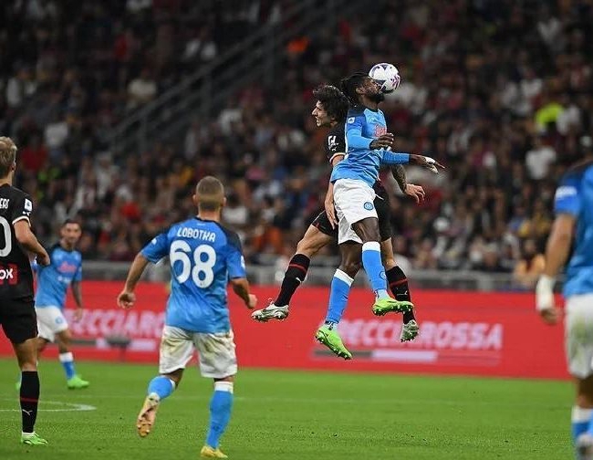  那不勒斯遭遇赛季首败卫冕冠军显露疲态迹象